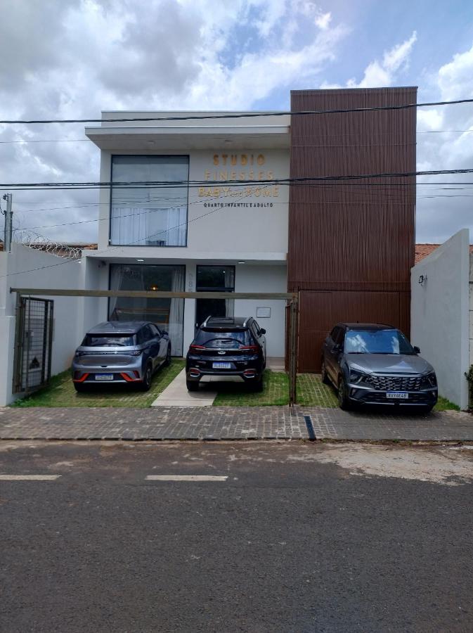 Flat 01 - Zona Sul Prox UMC, Praia Clube, Shopping e Pátio Vinhedos - B&B