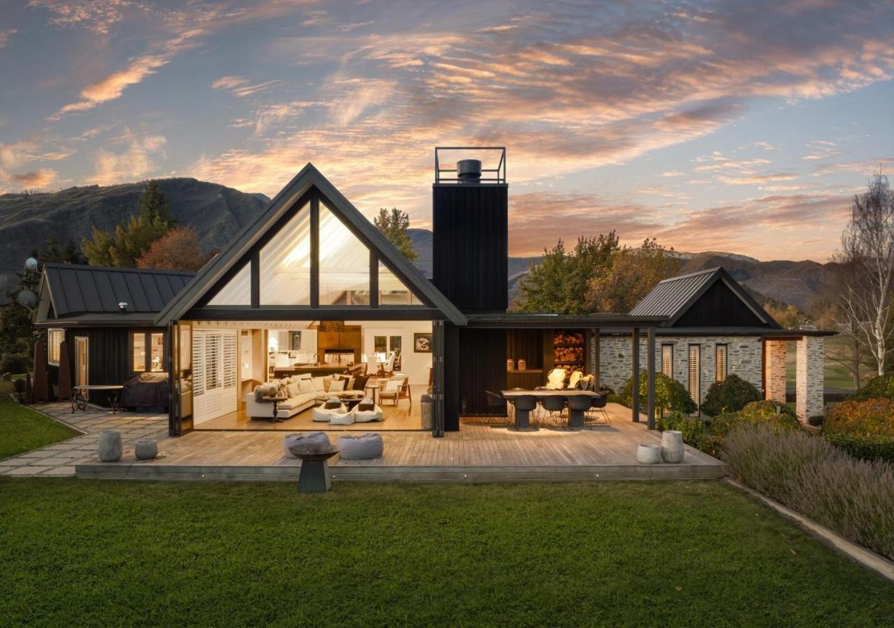 Aroha Homestead Luxury Holiday Home by MajorDomo - B&B Arrowtown