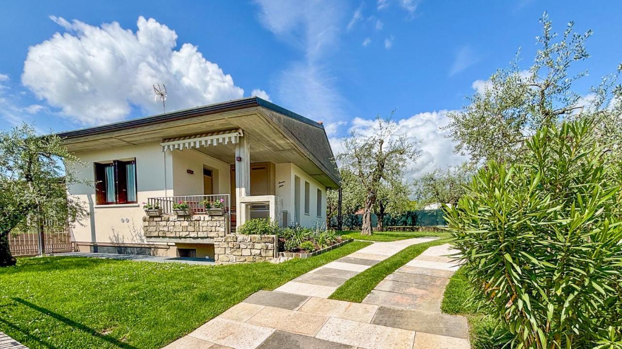 Domus Felix Ferienhaus - B&B San Felice del Benaco