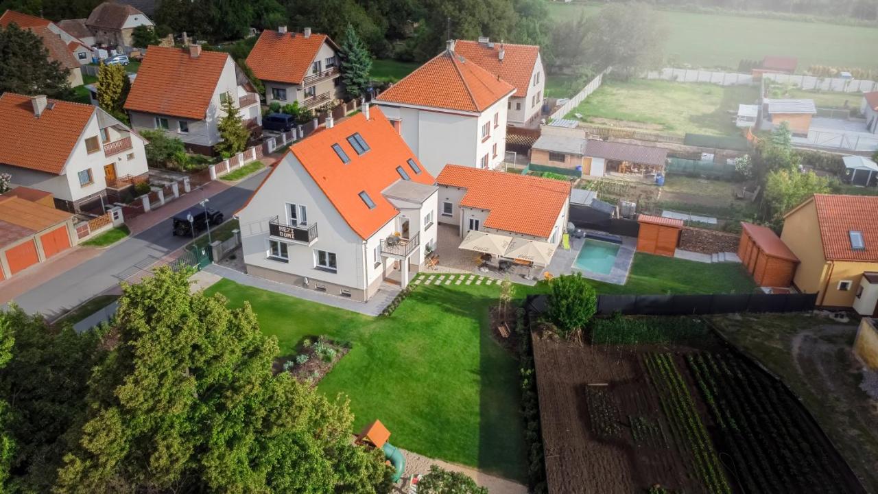 Mezidomí - B&B Budyně nad Ohří