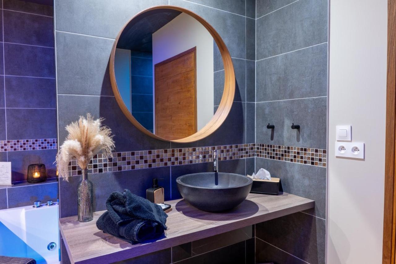 King Room with Spa Bath