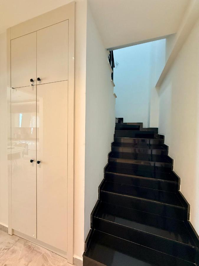 Appartamento con 2 Camere da Letto e Vista Mare 