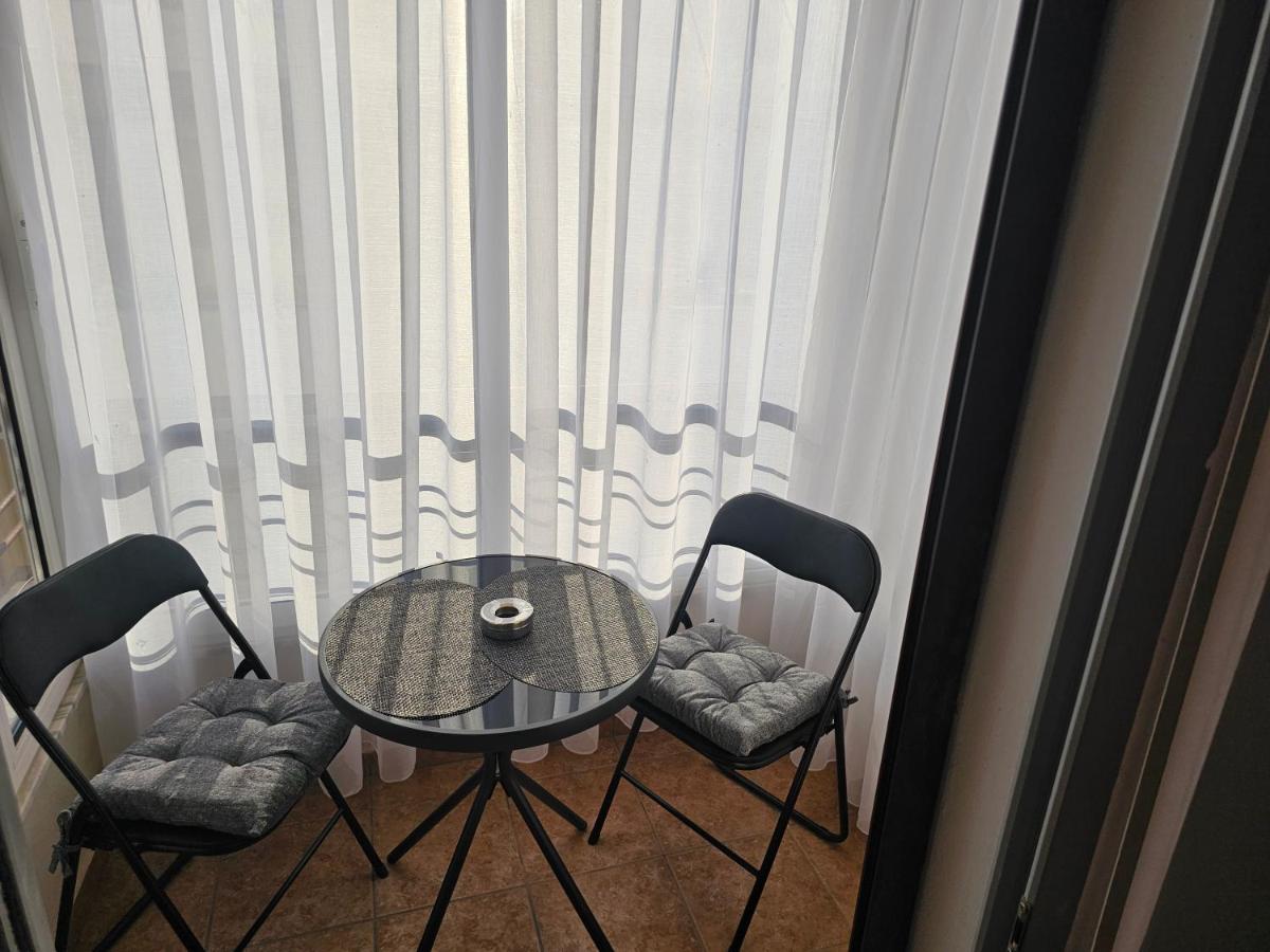 Yasy - Ferienwohnung Durrës