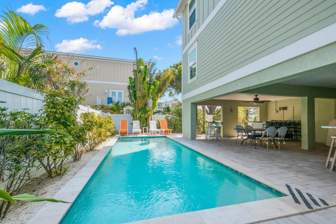 Family Tides - 2 Homes in 1 Steps to Beach w Rooftop Views Heated Pool Close to Bridge St - B&B