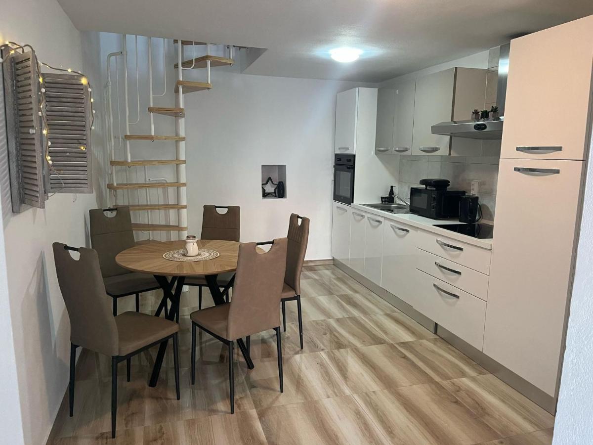 Apartman Marina Vrsi - Ferienwohnung Vrsi