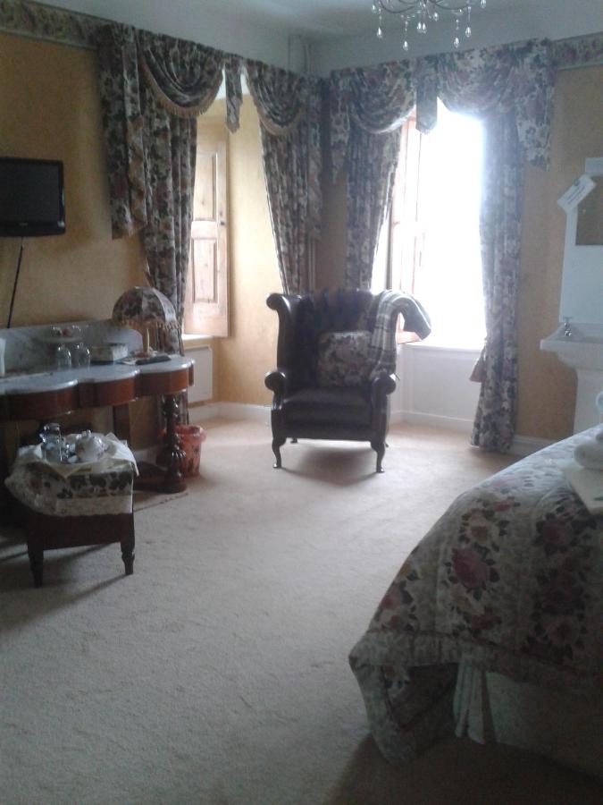Deluxe Super King Or Twin Room With Front Garden View