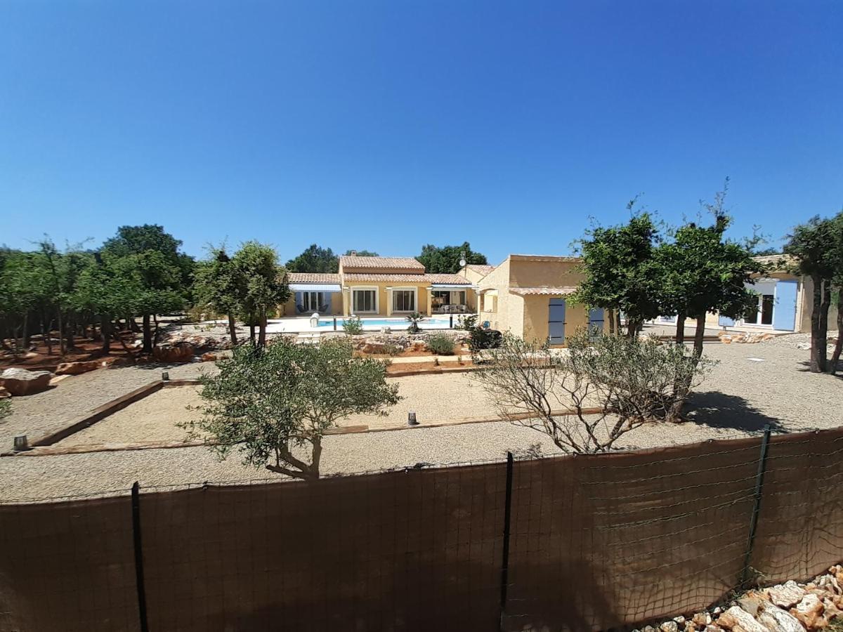 Authentique mas avec piscine en Provence - Ferienwohnung Régusse