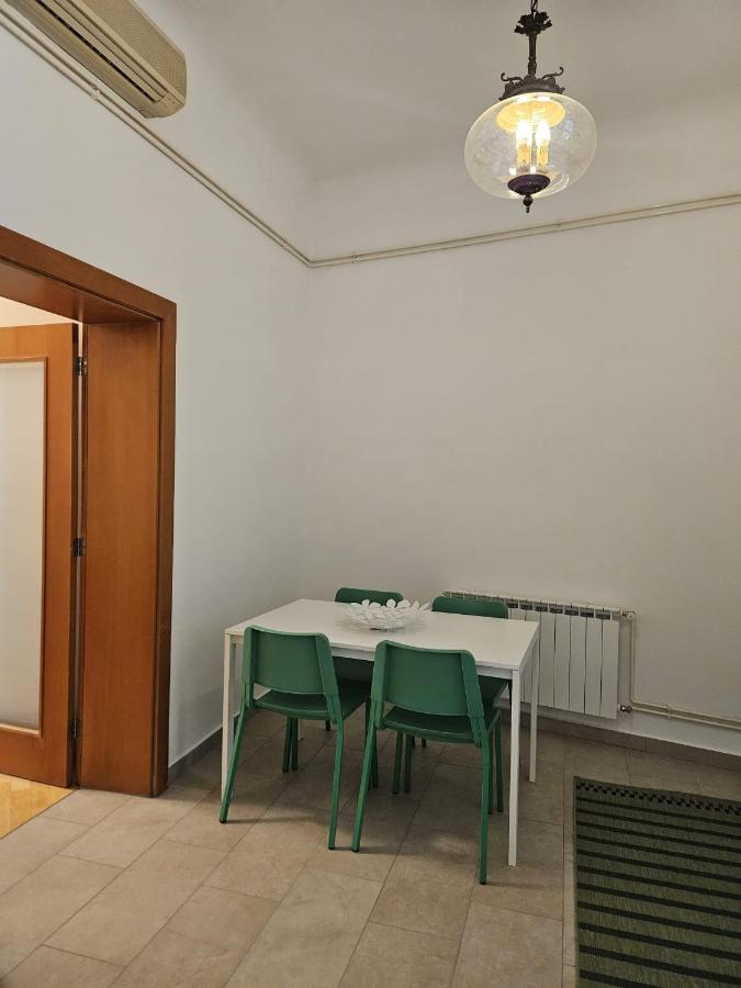 Apartments Lina - Center with free, unlimited parking! - B&B Zagabria