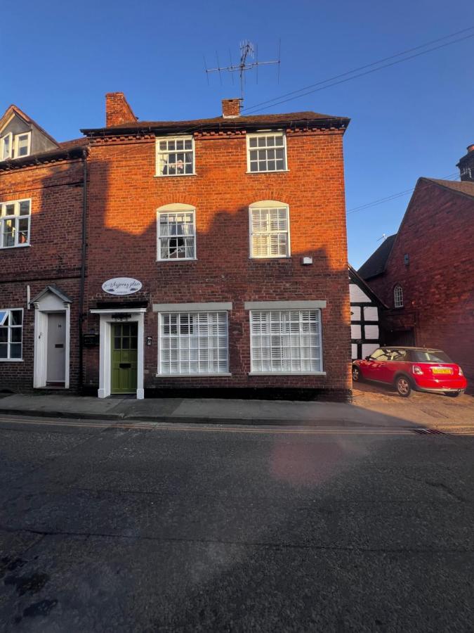 Whispering Place Georgian Grade II Sleeps 6 Adults 3 mins from Safari Park & Steam Train - Bed and Breakfast Bewdley