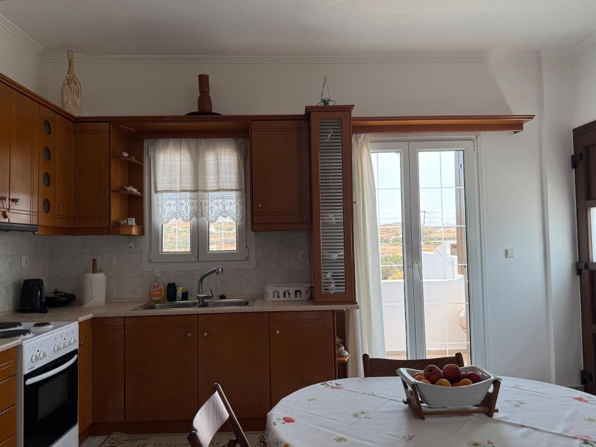Nota's House - B&B Adamantas