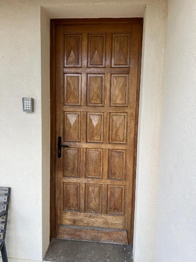 Studio Platanes 2 - Proche Disneyland - Parking Gratuit - Meaux - B&B