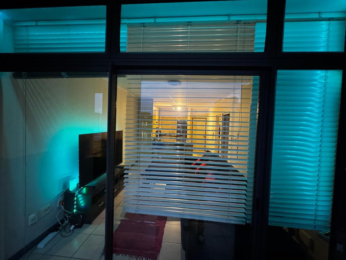 Lakeside 2 Bedroom apartment - B&B