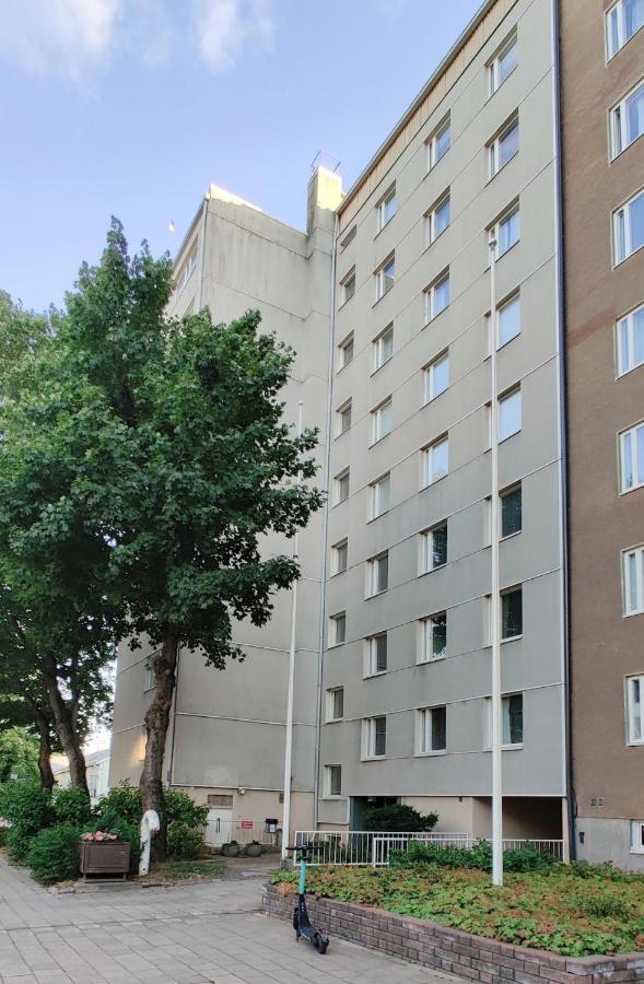 Cozy 1BR Apartment with Balcony, Free WiFi and Parking - B&B