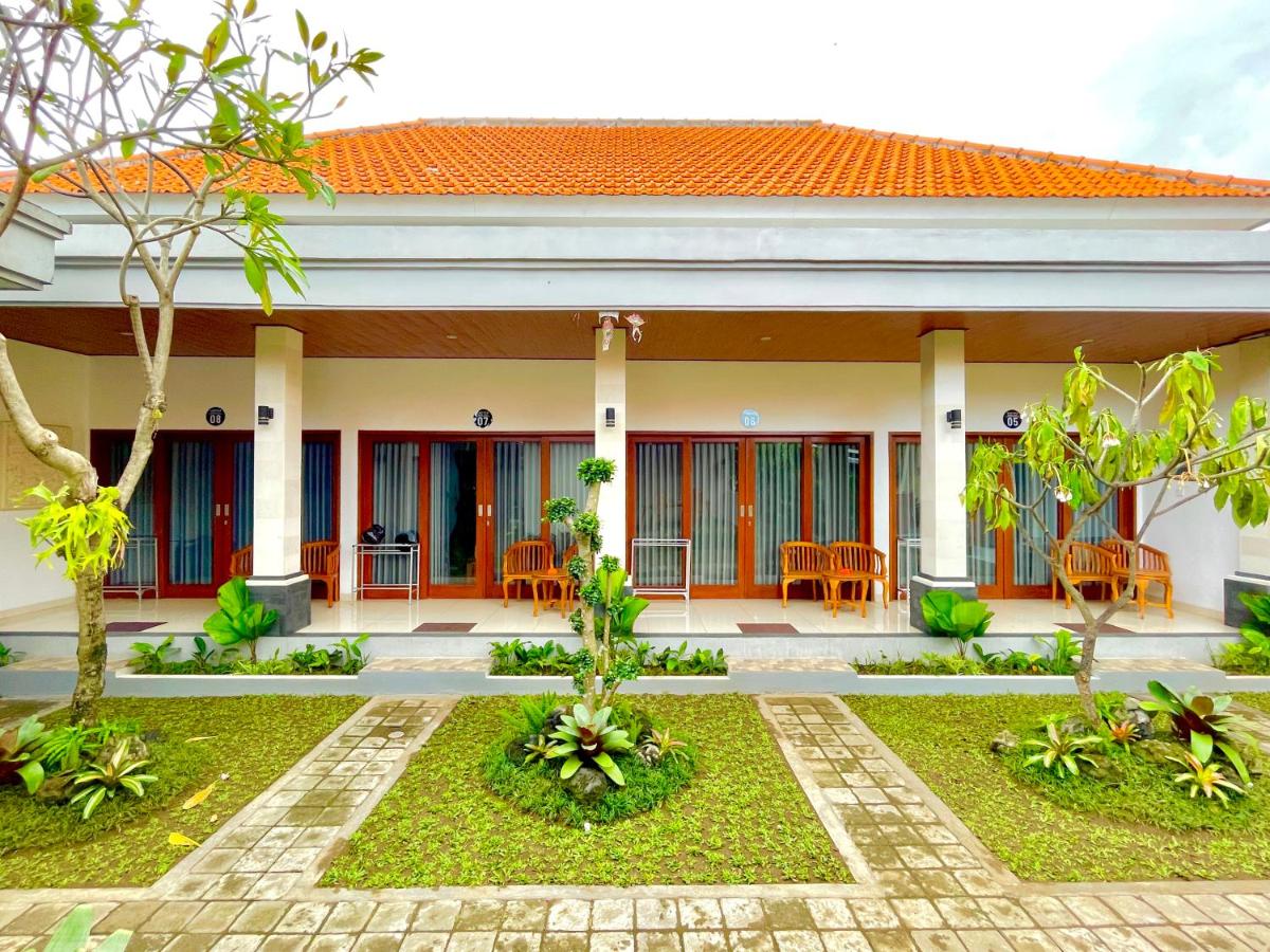 Santika Home Stay - B&B