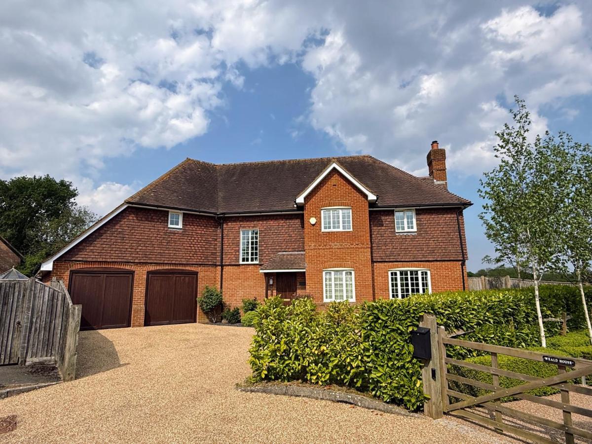 Bayham Lodge - Kent Country House - Sleeps 8 4bed - B&B