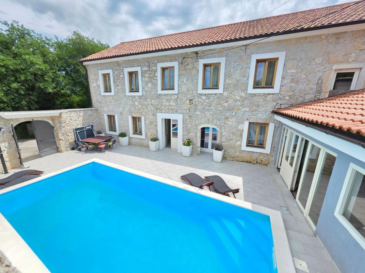 STONE HOUSE with pool - B&B