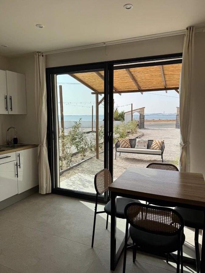 Appartement au calme au bord l'étang - B&B Vitrolles