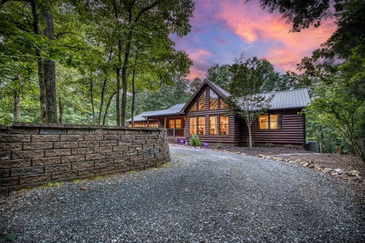 Luxury Cabin Hot Tub, Theater, Dog Run & Fire Pit - B&B Ellijay