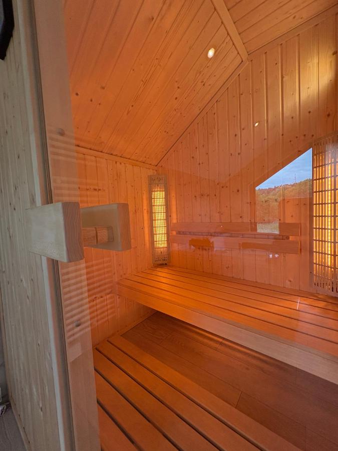 Bieszczadzki Relaks - domki z prywatną strefą SPA - B&B