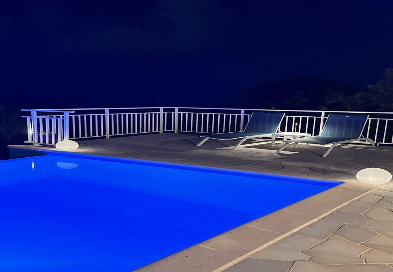 Sweet Villa, piscine, vue panoramique sur la mer, proche plage, Sainte Luce - B&B Sainte-Luce