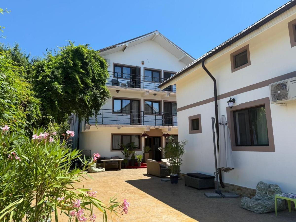 Pensiunea Nice Boutique - B&B