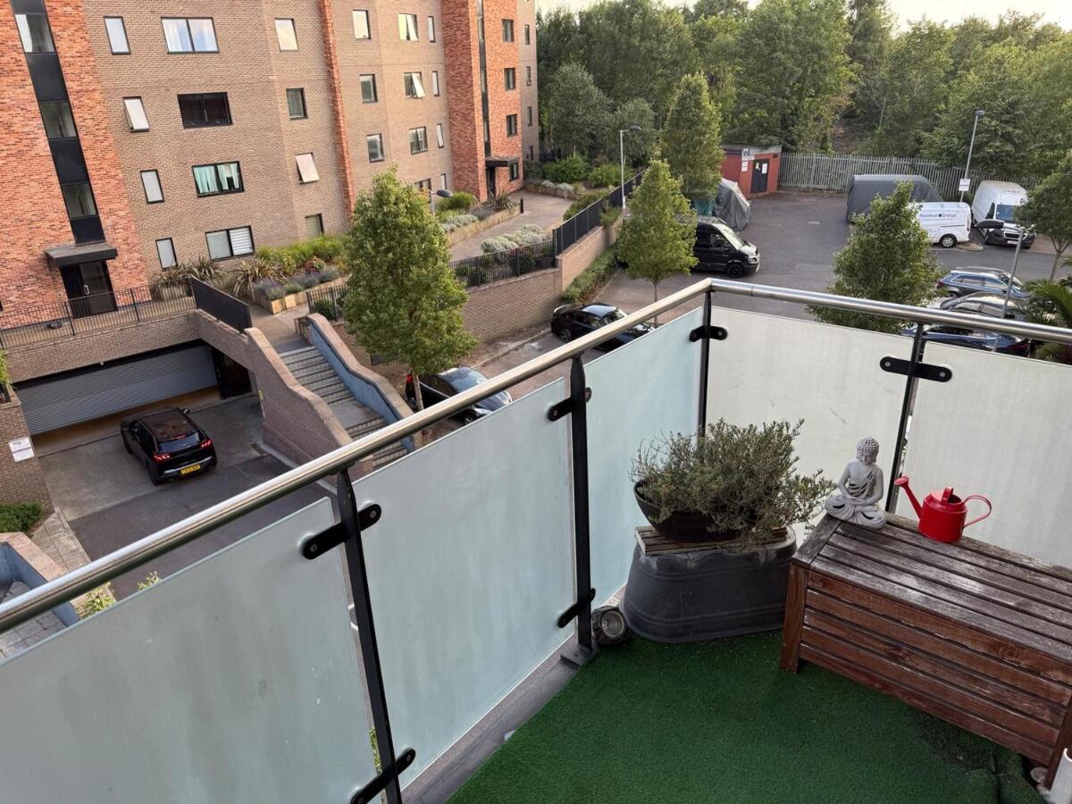 Cozy Flat in Harlesden near Wembley - B&B London