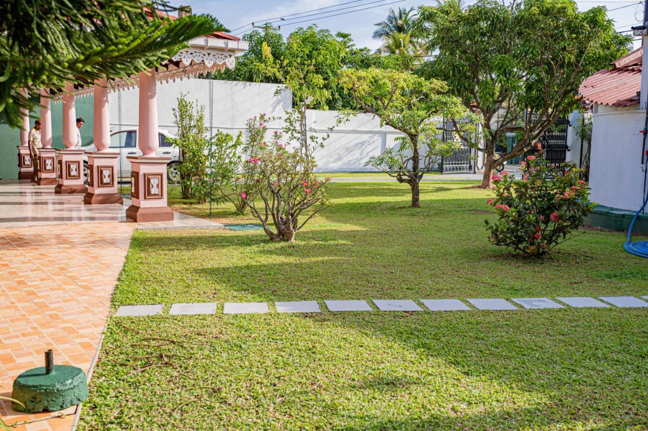 SIRENA Villa Holiday lodge - Chambres d’hôtes Negombo