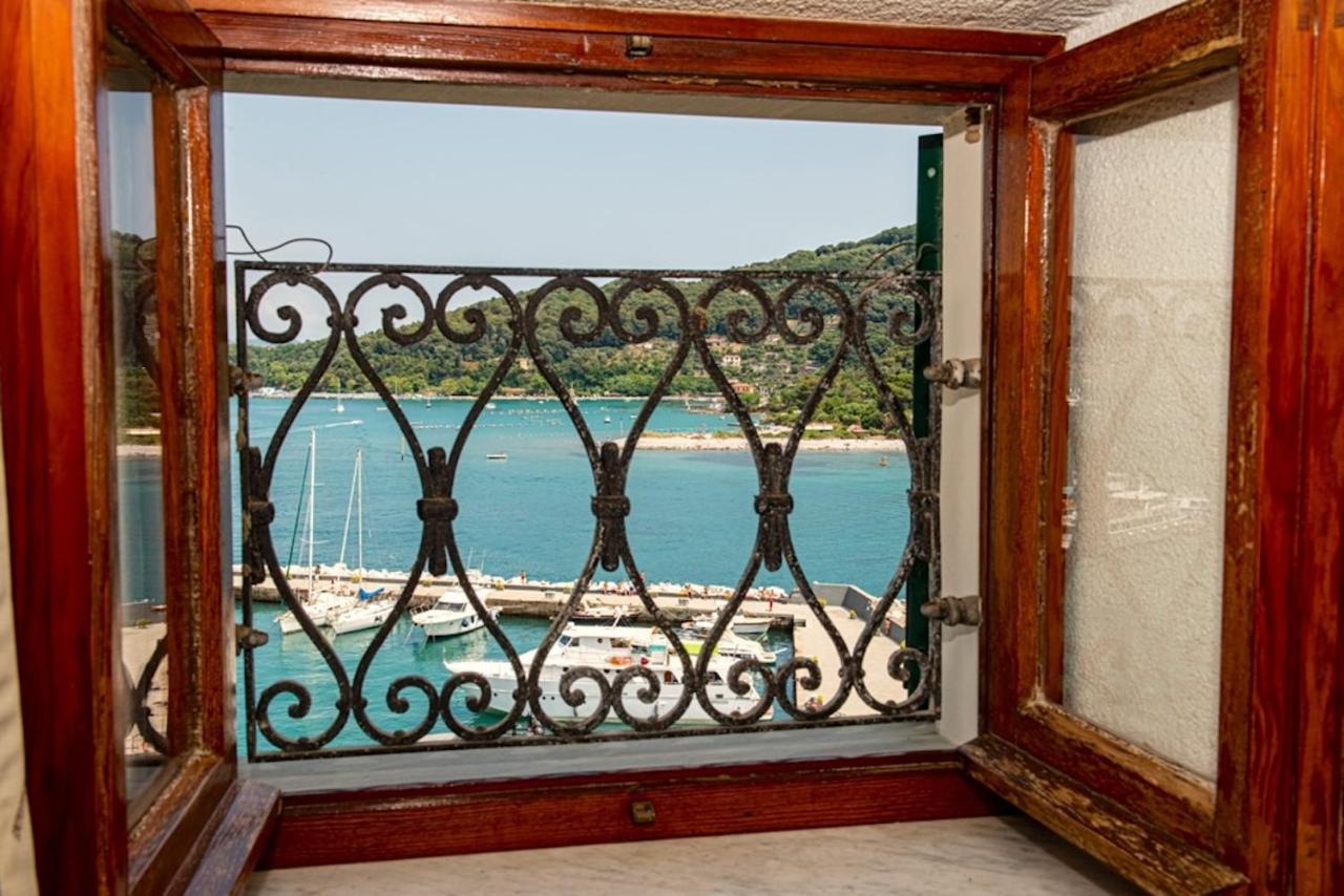 Penthouse with a Dream Sea View in Portovenere - B&B