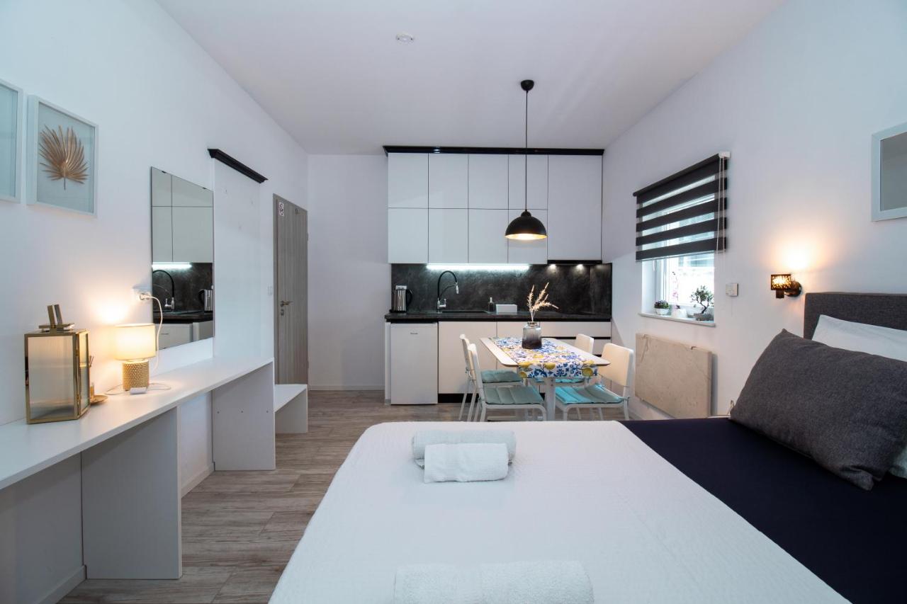 Studioapartment Black & White - B&B