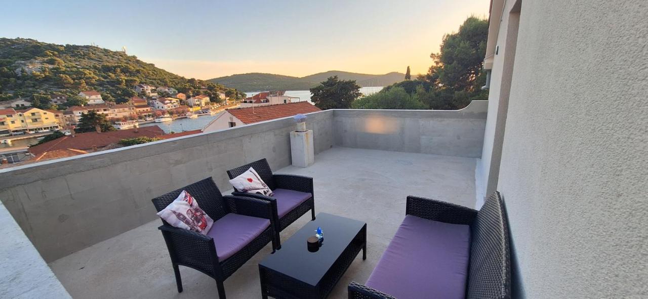 Apartment Bogdanovic - B&B Tisno