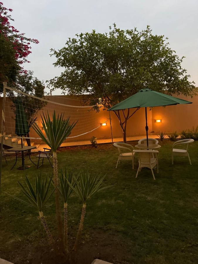 Chalet with private garden, pool and entertainment facilities - B&B Abha