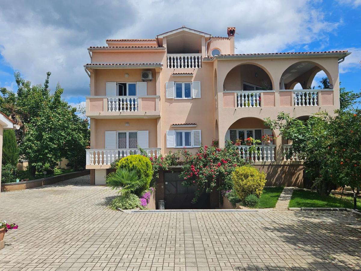Apartment Marija - B&B Valbandon