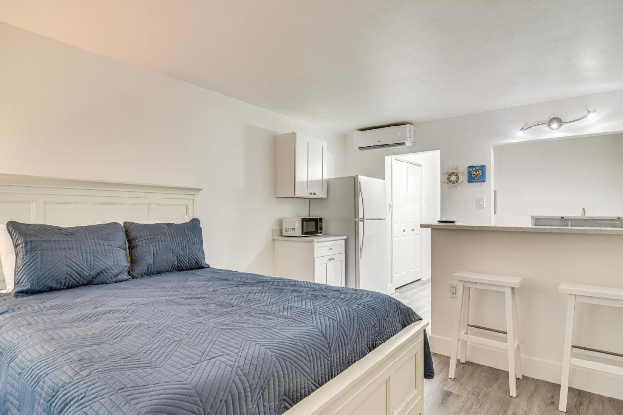 Tropical Pass-A-Grille Gem with Direct Beach Access! - B&B