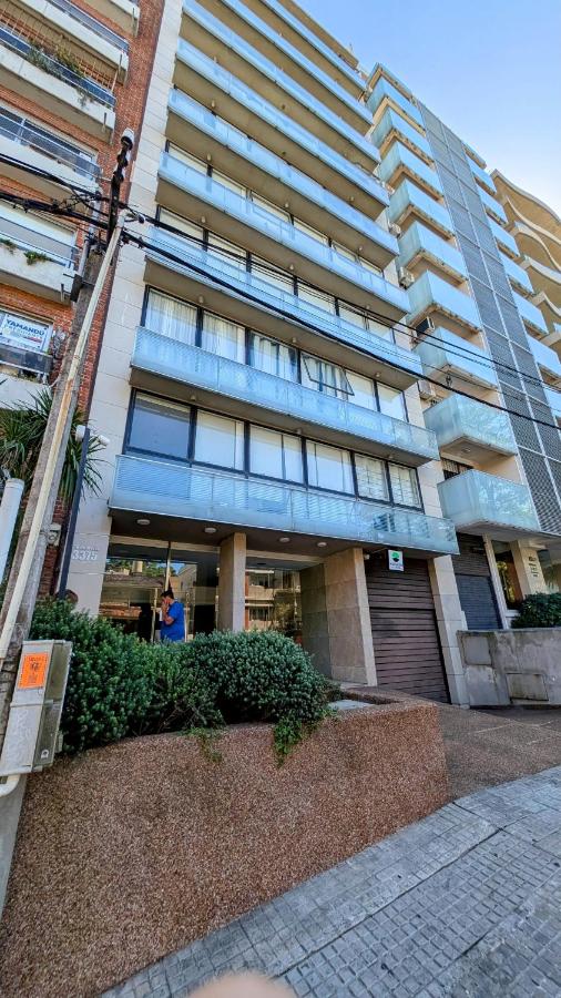 3375 Home - A pasos de Montevideo Shopping, la playa y WTC - B&B Montevideo