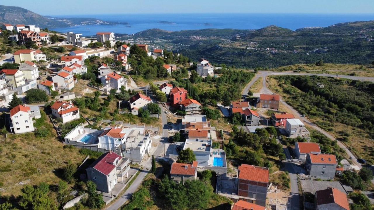 Villa Koko near Dubrovnik - private oasis with private Pool, Jacuzzi and Sauna - B&B