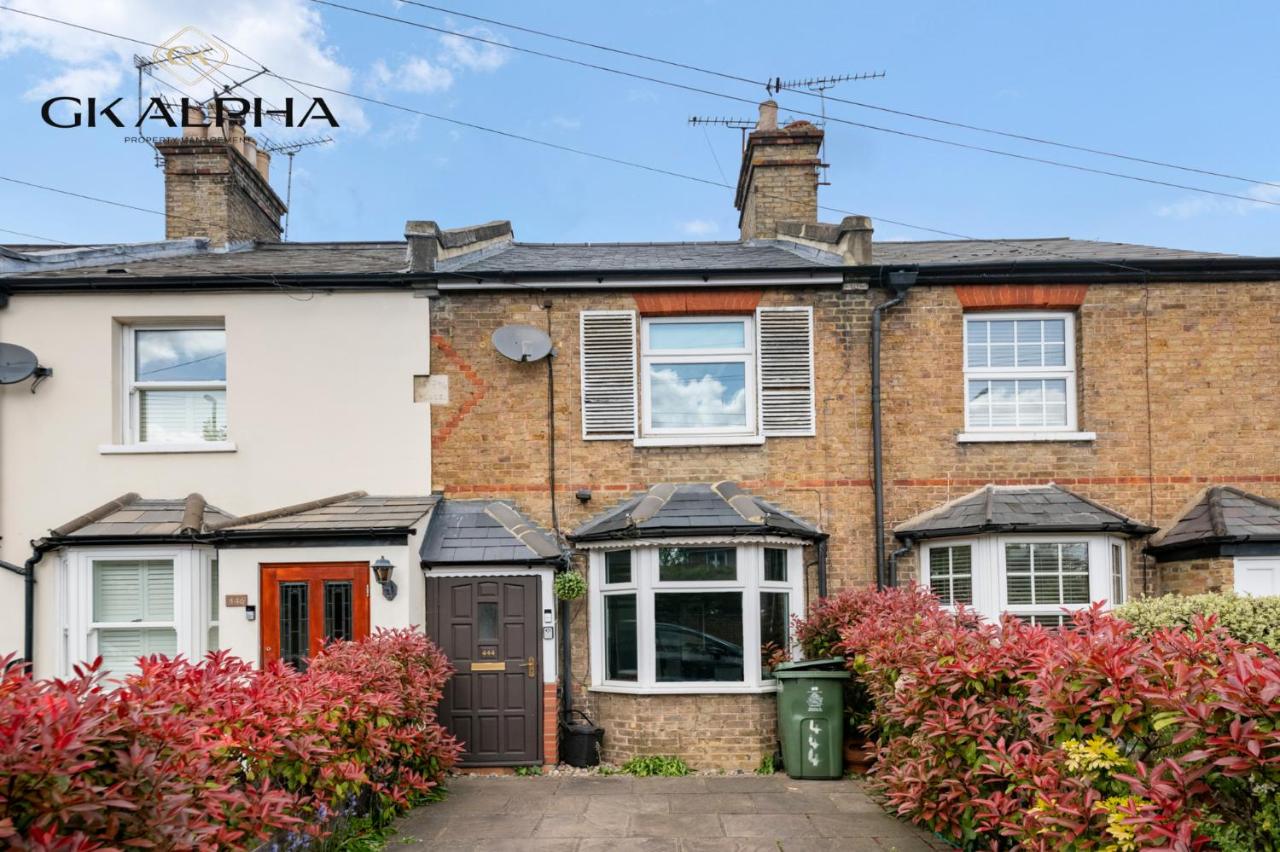 Heartwarming Windsor Cottage with Free Parking that is Perfect for Relaxation - B&B Windsor