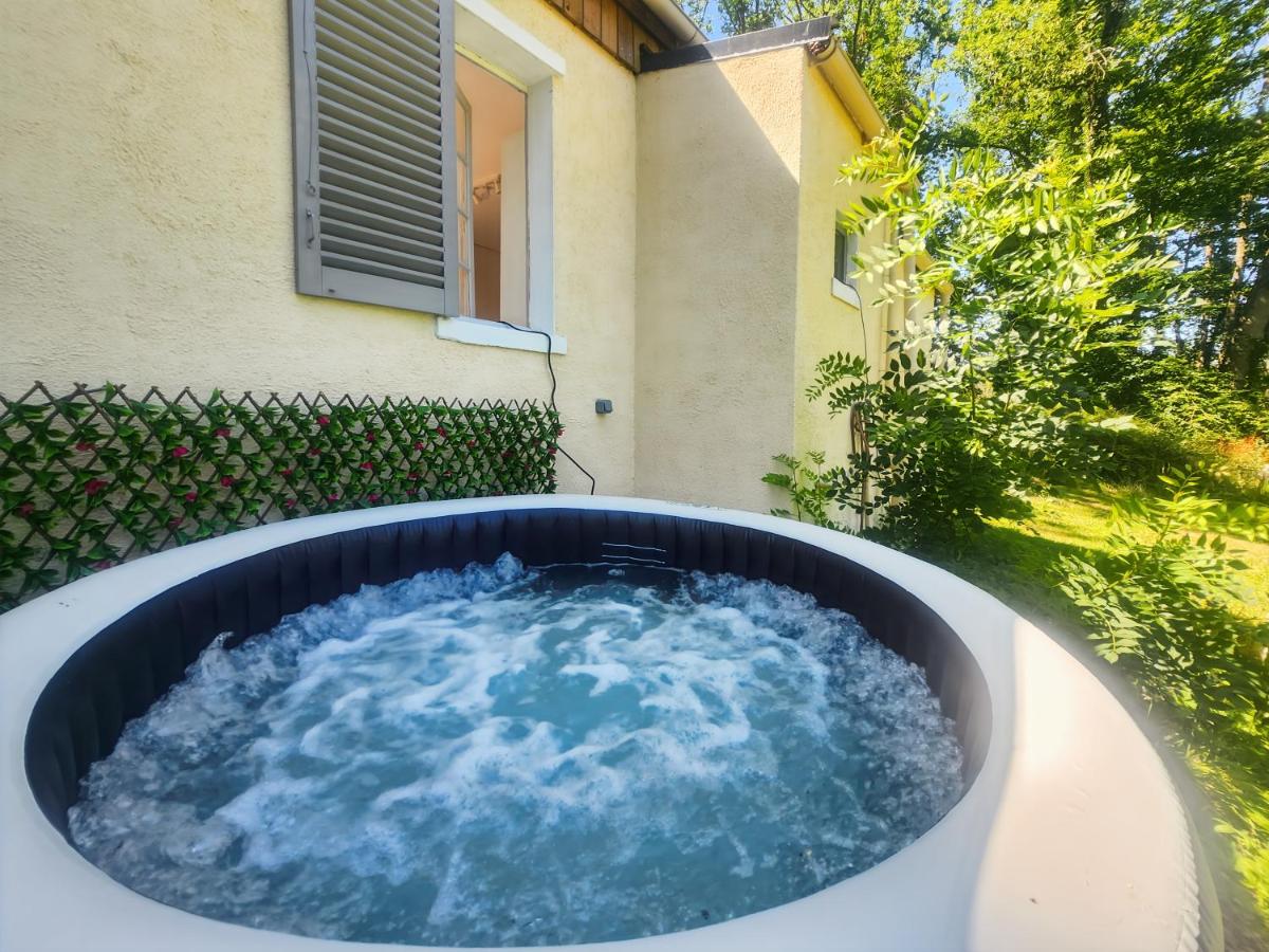 Maison Nature, Jacuzzi, 10 min de Disneyland Paris - B&B Montry