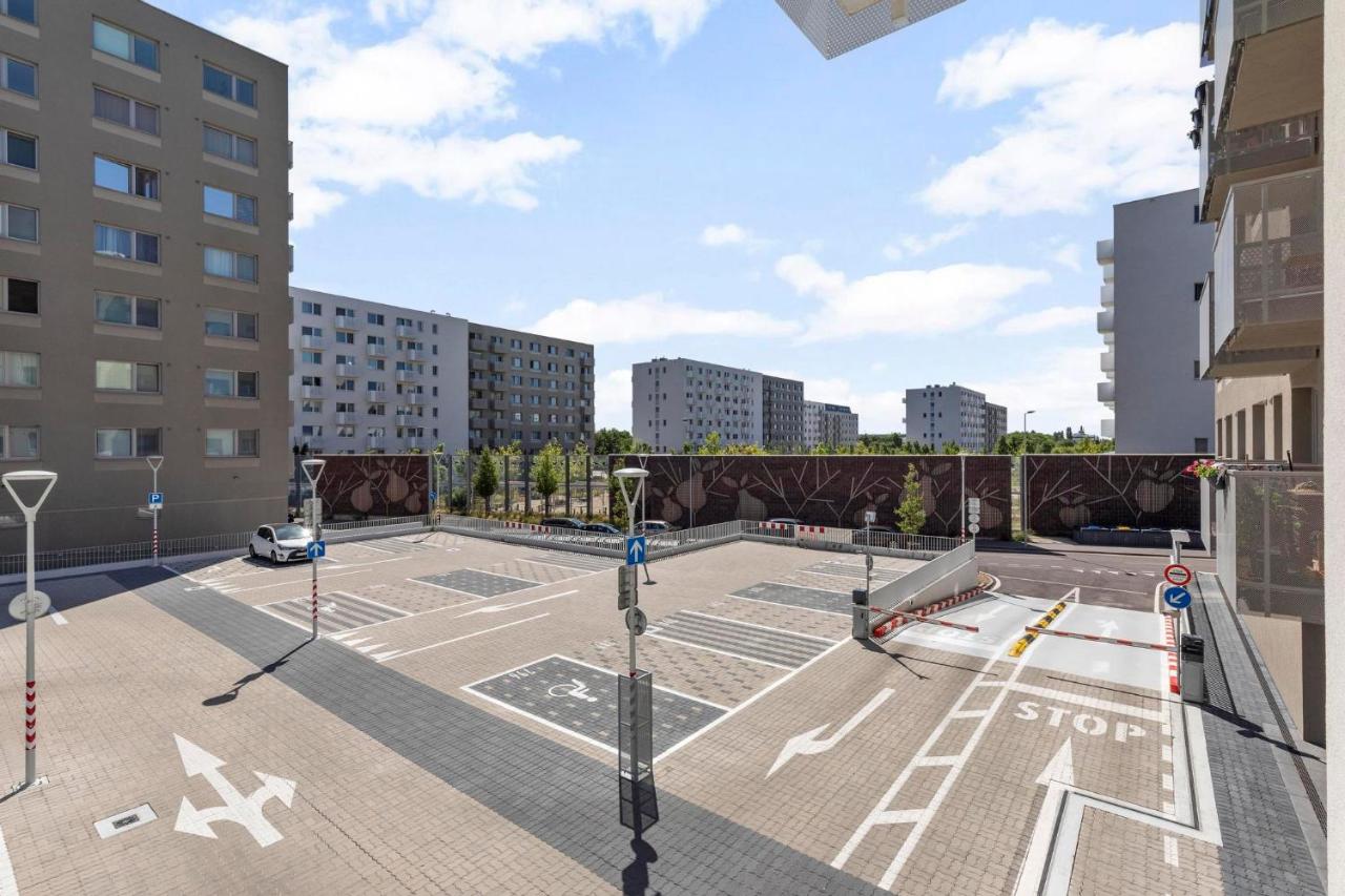 Blue Moon Apartment with Free Parking - B&B Bratislava