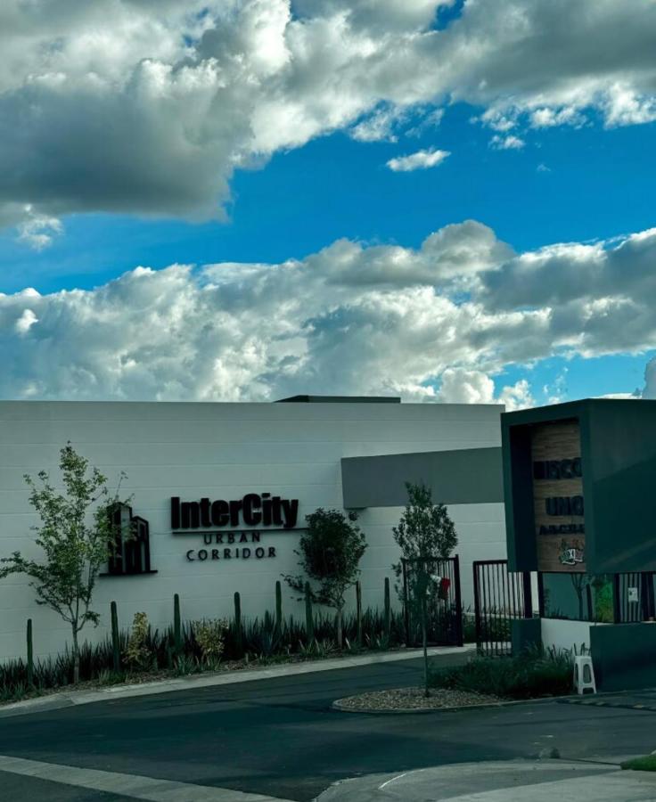New Bamboo Skyline Business & Pool - B&B Santiago de Querétaro