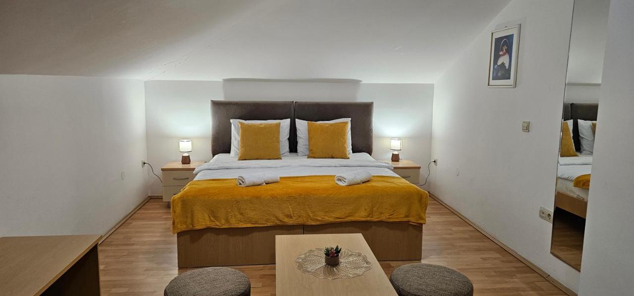 Appartamento con 2 Camere da Letto