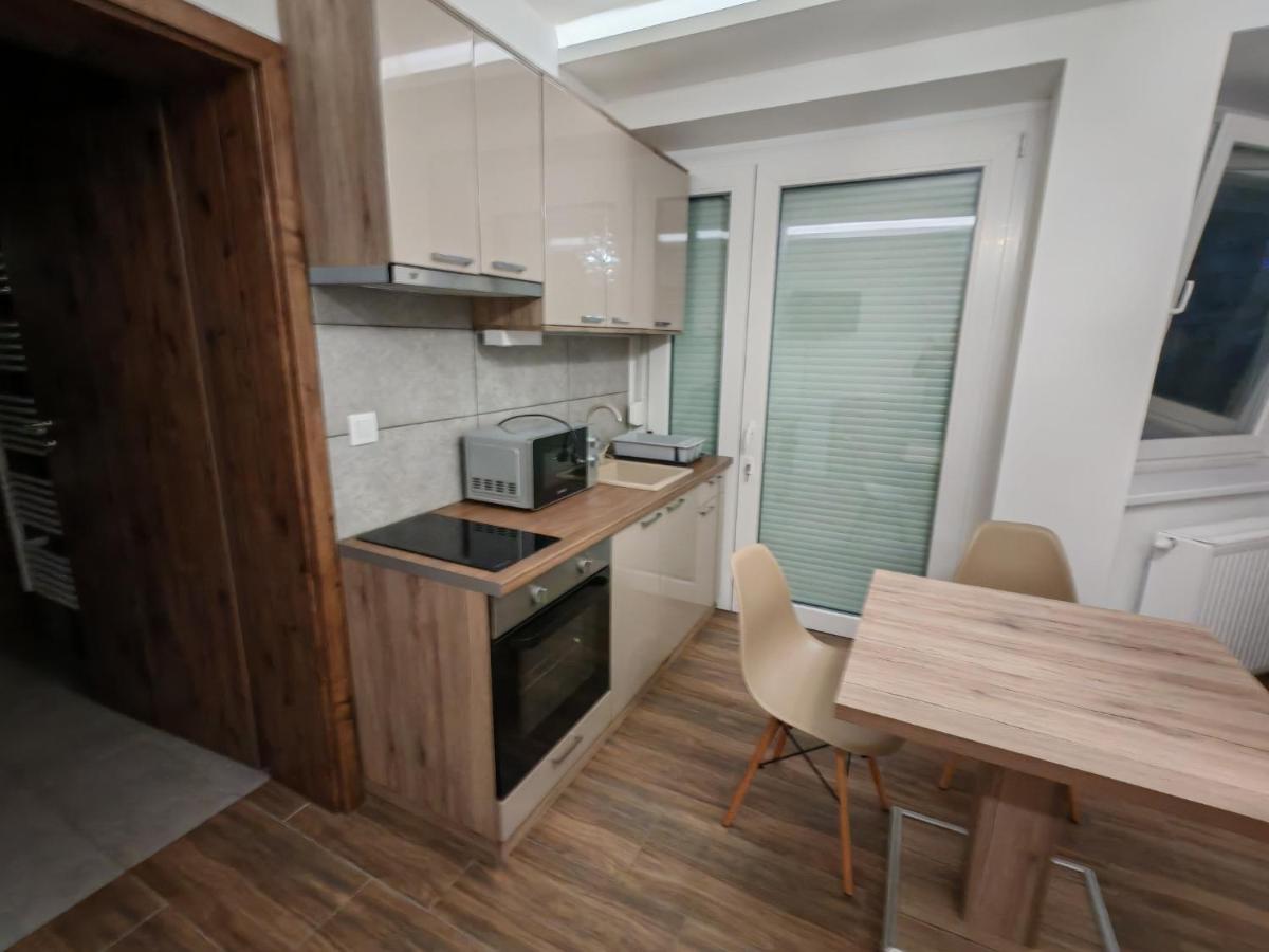 Curve 3 Studio - Bed and Breakfast Kecskemét