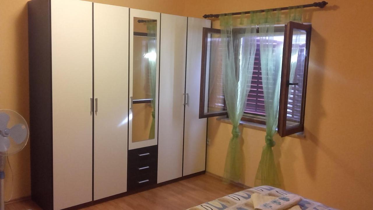 Apartamento con balcón y vistas al mar