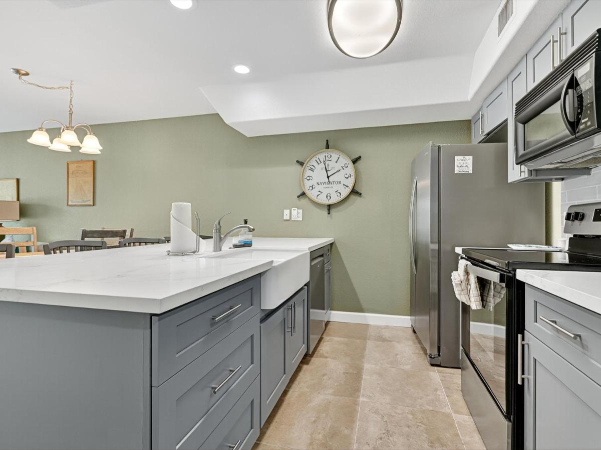 Kontiki Bayfront 602 - B&B Rockport