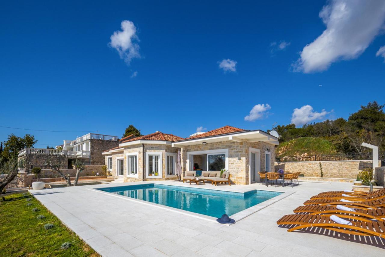 Villa Katarina with pool - B&B Zadar