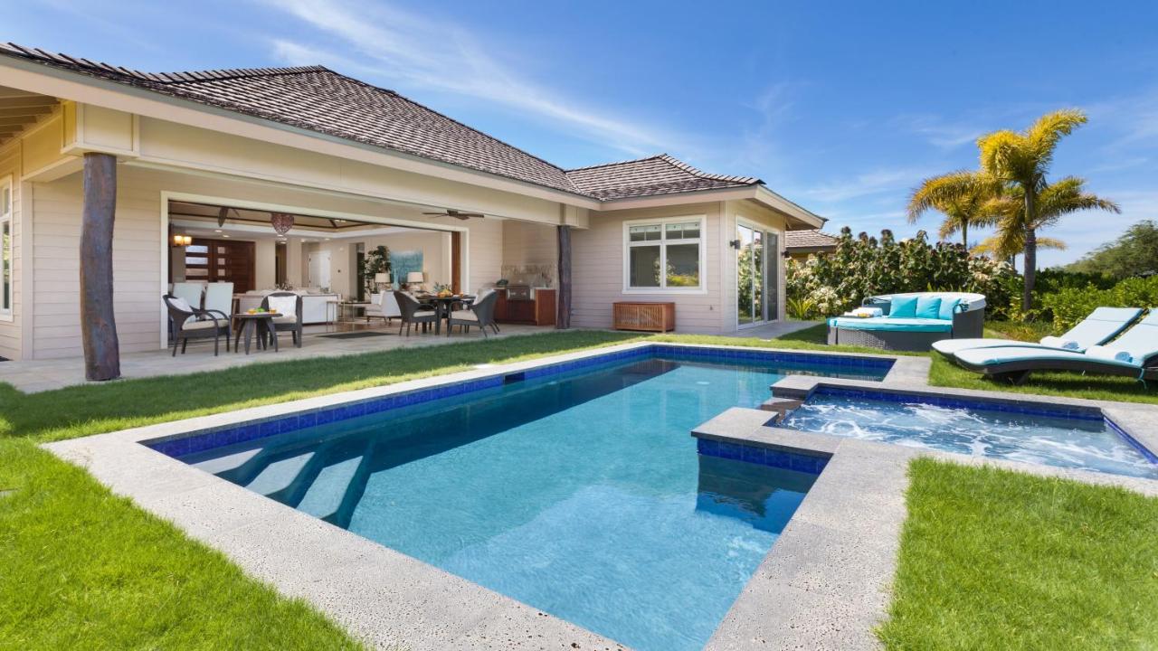 BLUE LAGOON Single Level 4BR KaMilo Home with Pool and Cottage - B&B