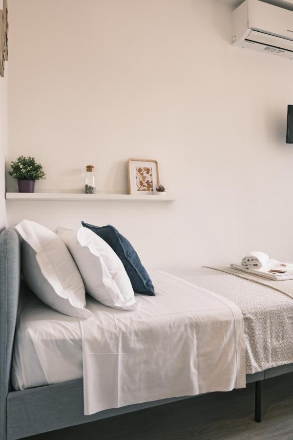 Standard Single Room with Shared Bathroom