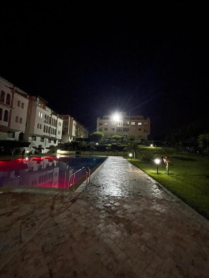 Spacieux appartement pour familles, avec piscine - B&B