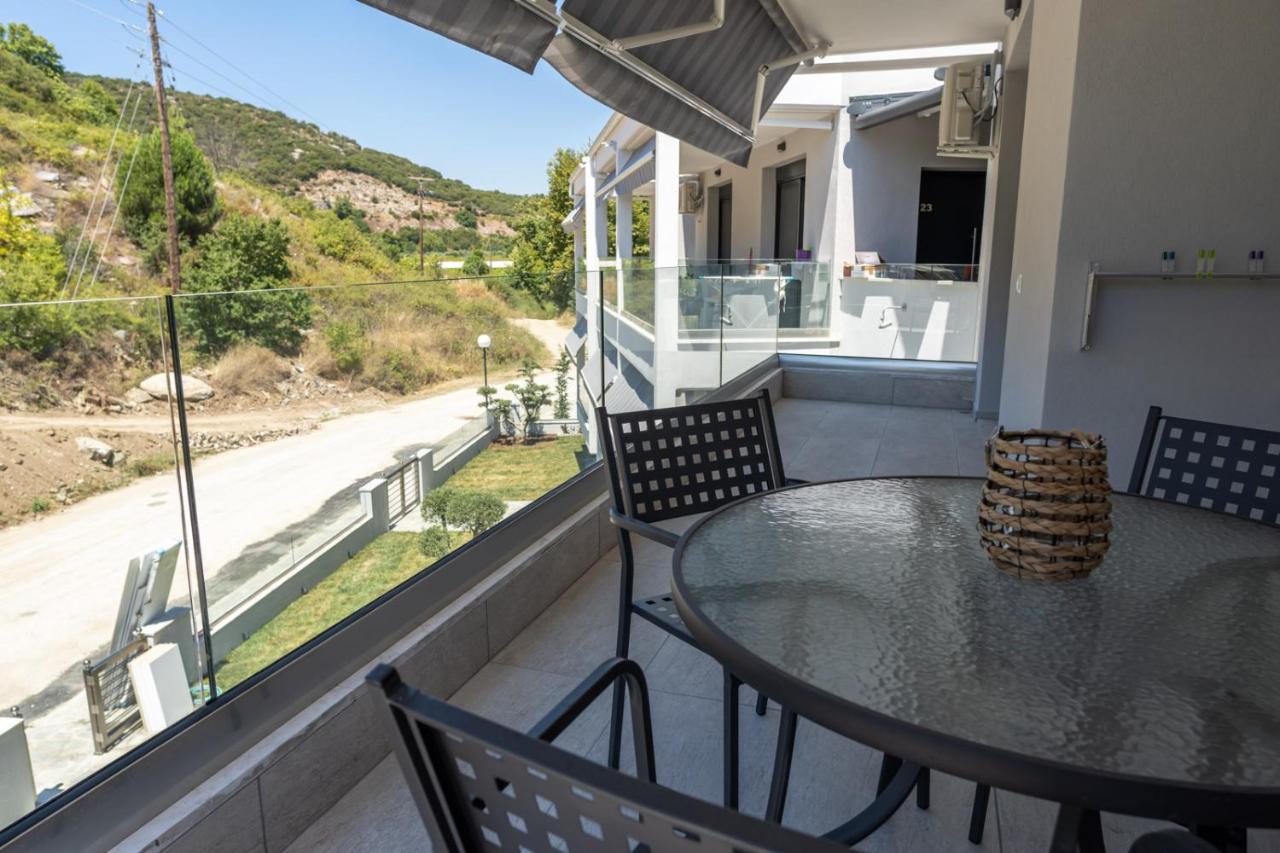Deluxe Two-Bedroom Apartment with Garden View
