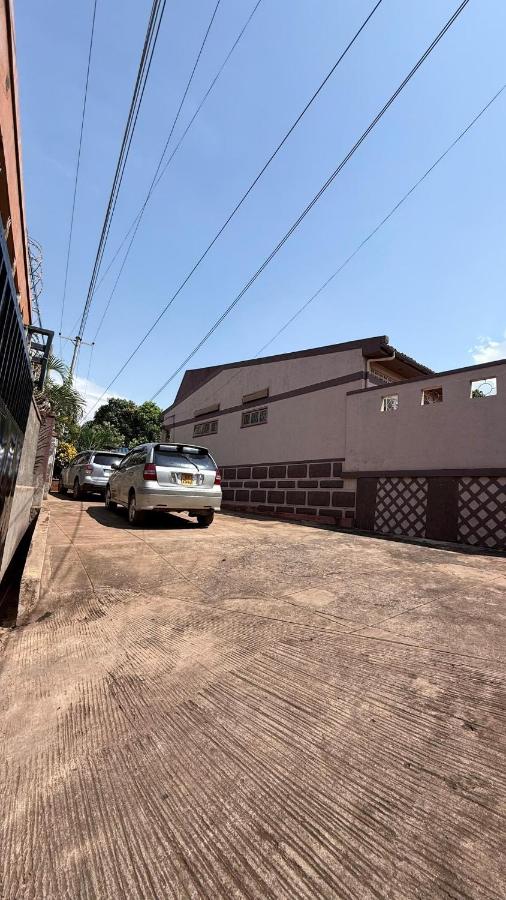 Peaceful 2-Bedroom Home in Kla - B&B