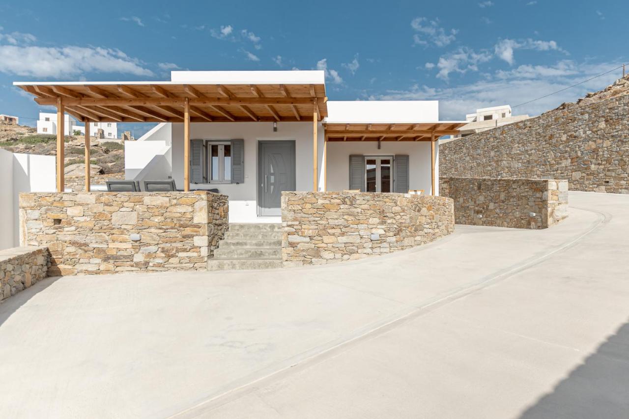 Deluxe One-Bedroom Apartment